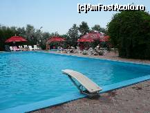 [P06] Piscina. In spate se poate vedea si unul din bazinele pentru copii » foto by Claudiu U.
 - 
<span class="allrVoted glyphicon glyphicon-heart hidden" id="av109073"></span>
<a class="m-l-10 hidden" id="sv109073" onclick="voting_Foto_DelVot(,109073,2316)" role="button">șterge vot <span class="glyphicon glyphicon-remove"></span></a>
<a id="v9109073" class=" c-red"  onclick="voting_Foto_SetVot(109073)" role="button"><span class="glyphicon glyphicon-heart-empty"></span> <b>LIKE</b> = Votează poza</a> <img class="hidden"  id="f109073W9" src="/imagini/loader.gif" border="0" /><span class="AjErrMes hidden" id="e109073ErM"></span>