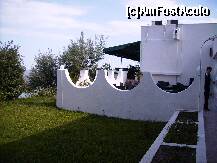 [P06] Terasa barului de zi, in plan departat terasa restaurantului. » foto by anadragusin
 - 
<span class="allrVoted glyphicon glyphicon-heart hidden" id="av229554"></span>
<a class="m-l-10 hidden" id="sv229554" onclick="voting_Foto_DelVot(,229554,2316)" role="button">șterge vot <span class="glyphicon glyphicon-remove"></span></a>
<a id="v9229554" class=" c-red"  onclick="voting_Foto_SetVot(229554)" role="button"><span class="glyphicon glyphicon-heart-empty"></span> <b>LIKE</b> = Votează poza</a> <img class="hidden"  id="f229554W9" src="/imagini/loader.gif" border="0" /><span class="AjErrMes hidden" id="e229554ErM"></span>