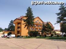 [P01] Poza generala hotel silva » foto by trifu.cristi
 - 
<span class="allrVoted glyphicon glyphicon-heart hidden" id="av225197"></span>
<a class="m-l-10 hidden" id="sv225197" onclick="voting_Foto_DelVot(,225197,2389)" role="button">șterge vot <span class="glyphicon glyphicon-remove"></span></a>
<a id="v9225197" class=" c-red"  onclick="voting_Foto_SetVot(225197)" role="button"><span class="glyphicon glyphicon-heart-empty"></span> <b>LIKE</b> = Votează poza</a> <img class="hidden"  id="f225197W9" src="/imagini/loader.gif" border="0" /><span class="AjErrMes hidden" id="e225197ErM"></span>