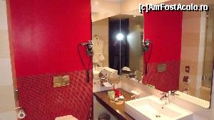 [P05] Hotel Ramada Sibiu - baia cu o parte din kitul de igienă » foto by danoradea
 - 
<span class="allrVoted glyphicon glyphicon-heart hidden" id="av575788"></span>
<a class="m-l-10 hidden" id="sv575788" onclick="voting_Foto_DelVot(,575788,2392)" role="button">șterge vot <span class="glyphicon glyphicon-remove"></span></a>
<a id="v9575788" class=" c-red"  onclick="voting_Foto_SetVot(575788)" role="button"><span class="glyphicon glyphicon-heart-empty"></span> <b>LIKE</b> = Votează poza</a> <img class="hidden"  id="f575788W9" src="/imagini/loader.gif" border="0" /><span class="AjErrMes hidden" id="e575788ErM"></span>