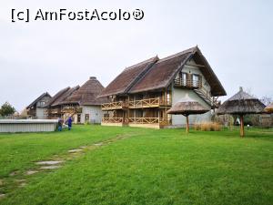 [P20] Vilele văzute din dreptul braseriei (piscina în stânga) » foto by crismis
 - 
<span class="allrVoted glyphicon glyphicon-heart hidden" id="av1211835"></span>
<a class="m-l-10 hidden" id="sv1211835" onclick="voting_Foto_DelVot(,1211835,2439)" role="button">șterge vot <span class="glyphicon glyphicon-remove"></span></a>
<a id="v91211835" class=" c-red"  onclick="voting_Foto_SetVot(1211835)" role="button"><span class="glyphicon glyphicon-heart-empty"></span> <b>LIKE</b> = Votează poza</a> <img class="hidden"  id="f1211835W9" src="/imagini/loader.gif" border="0" /><span class="AjErrMes hidden" id="e1211835ErM"></span>