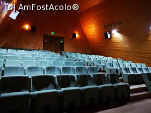 [P27] Una din sălile de cinema » foto by crismis
 - 
<span class="allrVoted glyphicon glyphicon-heart hidden" id="av1211842"></span>
<a class="m-l-10 hidden" id="sv1211842" onclick="voting_Foto_DelVot(,1211842,2439)" role="button">șterge vot <span class="glyphicon glyphicon-remove"></span></a>
<a id="v91211842" class=" c-red"  onclick="voting_Foto_SetVot(1211842)" role="button"><span class="glyphicon glyphicon-heart-empty"></span> <b>LIKE</b> = Votează poza</a> <img class="hidden"  id="f1211842W9" src="/imagini/loader.gif" border="0" /><span class="AjErrMes hidden" id="e1211842ErM"></span>