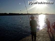 [P05] Una dintre distractiile locului: pescuitul in Dunare.  » foto by FlaviuGeorge
 - 
<span class="allrVoted glyphicon glyphicon-heart hidden" id="av496495"></span>
<a class="m-l-10 hidden" id="sv496495" onclick="voting_Foto_DelVot(,496495,2439)" role="button">șterge vot <span class="glyphicon glyphicon-remove"></span></a>
<a id="v9496495" class=" c-red"  onclick="voting_Foto_SetVot(496495)" role="button"><span class="glyphicon glyphicon-heart-empty"></span> <b>LIKE</b> = Votează poza</a> <img class="hidden"  id="f496495W9" src="/imagini/loader.gif" border="0" /><span class="AjErrMes hidden" id="e496495ErM"></span>