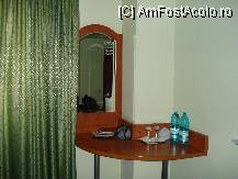 [P03] Tulcea - Hotel Rex - masuta de tualeta » foto by Diaura*
 - 
<span class="allrVoted glyphicon glyphicon-heart hidden" id="av69783"></span>
<a class="m-l-10 hidden" id="sv69783" onclick="voting_Foto_DelVot(,69783,2445)" role="button">șterge vot <span class="glyphicon glyphicon-remove"></span></a>
<a id="v969783" class=" c-red"  onclick="voting_Foto_SetVot(69783)" role="button"><span class="glyphicon glyphicon-heart-empty"></span> <b>LIKE</b> = Votează poza</a> <img class="hidden"  id="f69783W9" src="/imagini/loader.gif" border="0" /><span class="AjErrMes hidden" id="e69783ErM"></span>