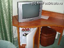 [P04] Tulcea - Hotel Rex - minibarul si televizorul cam batran » foto by Diaura*
 - 
<span class="allrVoted glyphicon glyphicon-heart hidden" id="av69784"></span>
<a class="m-l-10 hidden" id="sv69784" onclick="voting_Foto_DelVot(,69784,2445)" role="button">șterge vot <span class="glyphicon glyphicon-remove"></span></a>
<a id="v969784" class=" c-red"  onclick="voting_Foto_SetVot(69784)" role="button"><span class="glyphicon glyphicon-heart-empty"></span> <b>LIKE</b> = Votează poza</a> <img class="hidden"  id="f69784W9" src="/imagini/loader.gif" border="0" /><span class="AjErrMes hidden" id="e69784ErM"></span>