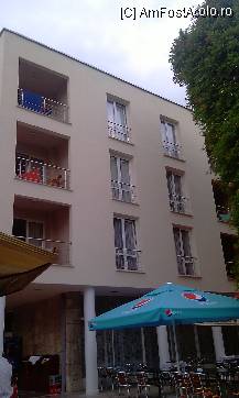 [P01] Hotelul vazut dinspre terasa. » foto by ciubaka
 - 
<span class="allrVoted glyphicon glyphicon-heart hidden" id="av86949"></span>
<a class="m-l-10 hidden" id="sv86949" onclick="voting_Foto_DelVot(,86949,2450)" role="button">șterge vot <span class="glyphicon glyphicon-remove"></span></a>
<a id="v986949" class=" c-red"  onclick="voting_Foto_SetVot(86949)" role="button"><span class="glyphicon glyphicon-heart-empty"></span> <b>LIKE</b> = Votează poza</a> <img class="hidden"  id="f86949W9" src="/imagini/loader.gif" border="0" /><span class="AjErrMes hidden" id="e86949ErM"></span>