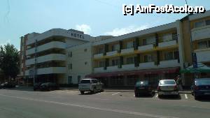[P01] Hotel Europolis Tulcea - vedere generală » foto by Dragoș_MD
 - 
<span class="allrVoted glyphicon glyphicon-heart hidden" id="av438259"></span>
<a class="m-l-10 hidden" id="sv438259" onclick="voting_Foto_DelVot(,438259,2455)" role="button">șterge vot <span class="glyphicon glyphicon-remove"></span></a>
<a id="v9438259" class=" c-red"  onclick="voting_Foto_SetVot(438259)" role="button"><span class="glyphicon glyphicon-heart-empty"></span> <b>LIKE</b> = Votează poza</a> <img class="hidden"  id="f438259W9" src="/imagini/loader.gif" border="0" /><span class="AjErrMes hidden" id="e438259ErM"></span>