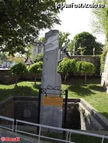 [P24] Aşa-numita 'Piatră milion', o bucată dintr-un pilon din arcul triumfal cu rol de 'kilometru zero' în vremea Imperiului Roman de Răsărit.  » foto by Costi
 - 
<span class="allrVoted glyphicon glyphicon-heart hidden" id="av420139"></span>
<a class="m-l-10 hidden" id="sv420139" onclick="voting_Foto_DelVot(,420139,2468)" role="button">șterge vot <span class="glyphicon glyphicon-remove"></span></a>
<a id="v9420139" class=" c-red"  onclick="voting_Foto_SetVot(420139)" role="button"><span class="glyphicon glyphicon-heart-empty"></span> <b>LIKE</b> = Votează poza</a> <img class="hidden"  id="f420139W9" src="/imagini/loader.gif" border="0" /><span class="AjErrMes hidden" id="e420139ErM"></span>