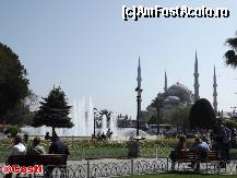 [P27] În scuarul Sultan Ahmet se găseşte o fântână arteziană cu frumoase jocuri de jeturi de apă.  » foto by Costi
 - 
<span class="allrVoted glyphicon glyphicon-heart hidden" id="av420142"></span>
<a class="m-l-10 hidden" id="sv420142" onclick="voting_Foto_DelVot(,420142,2468)" role="button">șterge vot <span class="glyphicon glyphicon-remove"></span></a>
<a id="v9420142" class=" c-red"  onclick="voting_Foto_SetVot(420142)" role="button"><span class="glyphicon glyphicon-heart-empty"></span> <b>LIKE</b> = Votează poza</a> <img class="hidden"  id="f420142W9" src="/imagini/loader.gif" border="0" /><span class="AjErrMes hidden" id="e420142ErM"></span>
