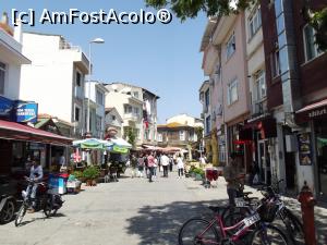 [P16] Heybeliada, strada principală cu prăvălii » foto by irinad
 - 
<span class="allrVoted glyphicon glyphicon-heart hidden" id="av963809"></span>
<a class="m-l-10 hidden" id="sv963809" onclick="voting_Foto_DelVot(,963809,2468)" role="button">șterge vot <span class="glyphicon glyphicon-remove"></span></a>
<a id="v9963809" class=" c-red"  onclick="voting_Foto_SetVot(963809)" role="button"><span class="glyphicon glyphicon-heart-empty"></span> <b>LIKE</b> = Votează poza</a> <img class="hidden"  id="f963809W9" src="/imagini/loader.gif" border="0" /><span class="AjErrMes hidden" id="e963809ErM"></span>
