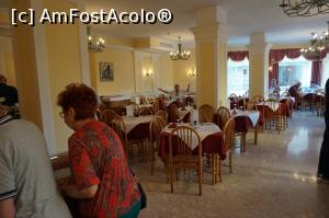 [P04] Restaurantul » foto by lenti
 - 
<span class="allrVoted glyphicon glyphicon-heart hidden" id="av862896"></span>
<a class="m-l-10 hidden" id="sv862896" onclick="voting_Foto_DelVot(,862896,2475)" role="button">șterge vot <span class="glyphicon glyphicon-remove"></span></a>
<a id="v9862896" class=" c-red"  onclick="voting_Foto_SetVot(862896)" role="button"><span class="glyphicon glyphicon-heart-empty"></span> <b>LIKE</b> = Votează poza</a> <img class="hidden"  id="f862896W9" src="/imagini/loader.gif" border="0" /><span class="AjErrMes hidden" id="e862896ErM"></span>