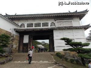 [P04] Himeji Castel, Hishi-no-Mon (Poarta Hishi) de intrare in zona mare a castelului, se observă în partea de sus ferestrele alungite pentru tragere cu arcul » foto by mprofeanu
 - 
<span class="allrVoted glyphicon glyphicon-heart hidden" id="av692470"></span>
<a class="m-l-10 hidden" id="sv692470" onclick="voting_Foto_DelVot(,692470,2490)" role="button">șterge vot <span class="glyphicon glyphicon-remove"></span></a>
<a id="v9692470" class=" c-red"  onclick="voting_Foto_SetVot(692470)" role="button"><span class="glyphicon glyphicon-heart-empty"></span> <b>LIKE</b> = Votează poza</a> <img class="hidden"  id="f692470W9" src="/imagini/loader.gif" border="0" /><span class="AjErrMes hidden" id="e692470ErM"></span>