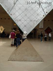 [P05] Franta - Paris - Muzeul Luvru, intre cele doua piramide se spune ca se unesc fortele benefice » foto by Diaura*
 - 
<span class="allrVoted glyphicon glyphicon-heart hidden" id="av212289"></span>
<a class="m-l-10 hidden" id="sv212289" onclick="voting_Foto_DelVot(,212289,2491)" role="button">șterge vot <span class="glyphicon glyphicon-remove"></span></a>
<a id="v9212289" class=" c-red"  onclick="voting_Foto_SetVot(212289)" role="button"><span class="glyphicon glyphicon-heart-empty"></span> <b>LIKE</b> = Votează poza</a> <img class="hidden"  id="f212289W9" src="/imagini/loader.gif" border="0" /><span class="AjErrMes hidden" id="e212289ErM"></span>