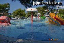 [P38] A 2-a piscina pentru copii, de linga Main Pool. Vedeti pinii, umbra este suficienta. » foto by izabellac
 - 
<span class="allrVoted glyphicon glyphicon-heart hidden" id="av254252"></span>
<a class="m-l-10 hidden" id="sv254252" onclick="voting_Foto_DelVot(,254252,2494)" role="button">șterge vot <span class="glyphicon glyphicon-remove"></span></a>
<a id="v9254252" class=" c-red"  onclick="voting_Foto_SetVot(254252)" role="button"><span class="glyphicon glyphicon-heart-empty"></span> <b>LIKE</b> = Votează poza</a> <img class="hidden"  id="f254252W9" src="/imagini/loader.gif" border="0" /><span class="AjErrMes hidden" id="e254252ErM"></span>