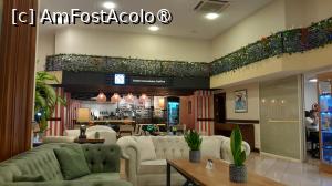 [P11] receptie hotel, barul » foto by Yolanda
 - 
<span class="allrVoted glyphicon glyphicon-heart hidden" id="av1496128"></span>
<a class="m-l-10 hidden" id="sv1496128" onclick="voting_Foto_DelVot(,1496128,2497)" role="button">șterge vot <span class="glyphicon glyphicon-remove"></span></a>
<a id="v91496128" class=" c-red"  onclick="voting_Foto_SetVot(1496128)" role="button"><span class="glyphicon glyphicon-heart-empty"></span> <b>LIKE</b> = Votează poza</a> <img class="hidden"  id="f1496128W9" src="/imagini/loader.gif" border="0" /><span class="AjErrMes hidden" id="e1496128ErM"></span>