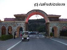 [P04] intrarea in resort » foto by damadania
 - 
<span class="allrVoted glyphicon glyphicon-heart hidden" id="av10867"></span>
<a class="m-l-10 hidden" id="sv10867" onclick="voting_Foto_DelVot(,10867,2498)" role="button">șterge vot <span class="glyphicon glyphicon-remove"></span></a>
<a id="v910867" class=" c-red"  onclick="voting_Foto_SetVot(10867)" role="button"><span class="glyphicon glyphicon-heart-empty"></span> <b>LIKE</b> = Votează poza</a> <img class="hidden"  id="f10867W9" src="/imagini/loader.gif" border="0" /><span class="AjErrMes hidden" id="e10867ErM"></span>