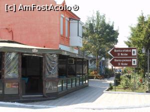 [P09] Sulina - De pe faleză, direcția spre alte două lăcașuri de cult.  » foto by iulianic
 - 
<span class="allrVoted glyphicon glyphicon-heart hidden" id="av1104962"></span>
<a class="m-l-10 hidden" id="sv1104962" onclick="voting_Foto_DelVot(,1104962,2514)" role="button">șterge vot <span class="glyphicon glyphicon-remove"></span></a>
<a id="v91104962" class=" c-red"  onclick="voting_Foto_SetVot(1104962)" role="button"><span class="glyphicon glyphicon-heart-empty"></span> <b>LIKE</b> = Votează poza</a> <img class="hidden"  id="f1104962W9" src="/imagini/loader.gif" border="0" /><span class="AjErrMes hidden" id="e1104962ErM"></span>