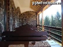 [P11] Terasa restaurantului. Mesele sint cam de 6 persoane. Se mai poate adauga un scaun in capat. Un loc ideal pentru micul dejun, la citiva metri de brazii semeti.  » foto by abancor
 - 
<span class="allrVoted glyphicon glyphicon-heart hidden" id="av349604"></span>
<a class="m-l-10 hidden" id="sv349604" onclick="voting_Foto_DelVot(,349604,2546)" role="button">șterge vot <span class="glyphicon glyphicon-remove"></span></a>
<a id="v9349604" class=" c-red"  onclick="voting_Foto_SetVot(349604)" role="button"><span class="glyphicon glyphicon-heart-empty"></span> <b>LIKE</b> = Votează poza</a> <img class="hidden"  id="f349604W9" src="/imagini/loader.gif" border="0" /><span class="AjErrMes hidden" id="e349604ErM"></span>