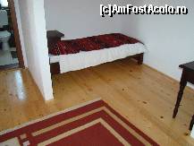 [P05] Patul din living (locul tatalui, caci mama si copilul au dormit in dormitor).  » foto by abancor
 - 
<span class="allrVoted glyphicon glyphicon-heart hidden" id="av349598"></span>
<a class="m-l-10 hidden" id="sv349598" onclick="voting_Foto_DelVot(,349598,2546)" role="button">șterge vot <span class="glyphicon glyphicon-remove"></span></a>
<a id="v9349598" class=" c-red"  onclick="voting_Foto_SetVot(349598)" role="button"><span class="glyphicon glyphicon-heart-empty"></span> <b>LIKE</b> = Votează poza</a> <img class="hidden"  id="f349598W9" src="/imagini/loader.gif" border="0" /><span class="AjErrMes hidden" id="e349598ErM"></span>