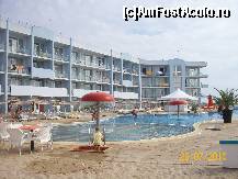 [P50] piscina h. Dolphin Marina » foto by bogdan72
 - 
<span class="allrVoted glyphicon glyphicon-heart hidden" id="av106432"></span>
<a class="m-l-10 hidden" id="sv106432" onclick="voting_Foto_DelVot(,106432,2594)" role="button">șterge vot <span class="glyphicon glyphicon-remove"></span></a>
<a id="v9106432" class=" c-red"  onclick="voting_Foto_SetVot(106432)" role="button"><span class="glyphicon glyphicon-heart-empty"></span> <b>LIKE</b> = Votează poza</a> <img class="hidden"  id="f106432W9" src="/imagini/loader.gif" border="0" /><span class="AjErrMes hidden" id="e106432ErM"></span>