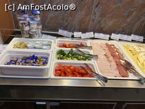 [P50] Hotel Continental Forum Sibiu - la micul dejun » foto by mishu
 - 
<span class="allrVoted glyphicon glyphicon-heart hidden" id="av1336527"></span>
<a class="m-l-10 hidden" id="sv1336527" onclick="voting_Foto_DelVot(,1336527,2599)" role="button">șterge vot <span class="glyphicon glyphicon-remove"></span></a>
<a id="v91336527" class=" c-red"  onclick="voting_Foto_SetVot(1336527)" role="button"><span class="glyphicon glyphicon-heart-empty"></span> <b>LIKE</b> = Votează poza</a> <img class="hidden"  id="f1336527W9" src="/imagini/loader.gif" border="0" /><span class="AjErrMes hidden" id="e1336527ErM"></span>