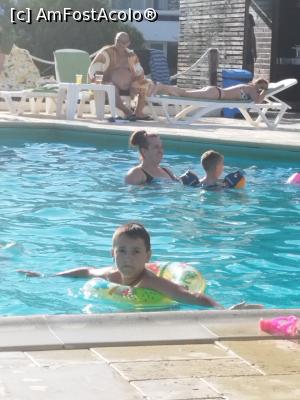 [P07] Bălăceala din piscină » foto by Doru  Savin
 - 
<span class="allrVoted glyphicon glyphicon-heart hidden" id="av1380557"></span>
<a class="m-l-10 hidden" id="sv1380557" onclick="voting_Foto_DelVot(,1380557,2610)" role="button">șterge vot <span class="glyphicon glyphicon-remove"></span></a>
<a id="v91380557" class=" c-red"  onclick="voting_Foto_SetVot(1380557)" role="button"><span class="glyphicon glyphicon-heart-empty"></span> <b>LIKE</b> = Votează poza</a> <img class="hidden"  id="f1380557W9" src="/imagini/loader.gif" border="0" /><span class="AjErrMes hidden" id="e1380557ErM"></span>