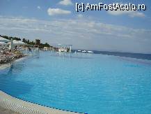 [P13] piscina cea mare » foto by manuta_1969
 - 
<span class="allrVoted glyphicon glyphicon-heart hidden" id="av230670"></span>
<a class="m-l-10 hidden" id="sv230670" onclick="voting_Foto_DelVot(,230670,2733)" role="button">șterge vot <span class="glyphicon glyphicon-remove"></span></a>
<a id="v9230670" class=" c-red"  onclick="voting_Foto_SetVot(230670)" role="button"><span class="glyphicon glyphicon-heart-empty"></span> <b>LIKE</b> = Votează poza</a> <img class="hidden"  id="f230670W9" src="/imagini/loader.gif" border="0" /><span class="AjErrMes hidden" id="e230670ErM"></span>