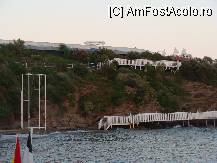 [P32] o pasarela pentru a trece de pe o plaja pe alta pe deasupra marii si sus se vede piscina panoramica » foto by titigeolgau
 - 
<span class="allrVoted glyphicon glyphicon-heart hidden" id="av94422"></span>
<a class="m-l-10 hidden" id="sv94422" onclick="voting_Foto_DelVot(,94422,2733)" role="button">șterge vot <span class="glyphicon glyphicon-remove"></span></a>
<a id="v994422" class=" c-red"  onclick="voting_Foto_SetVot(94422)" role="button"><span class="glyphicon glyphicon-heart-empty"></span> <b>LIKE</b> = Votează poza</a> <img class="hidden"  id="f94422W9" src="/imagini/loader.gif" border="0" /><span class="AjErrMes hidden" id="e94422ErM"></span>