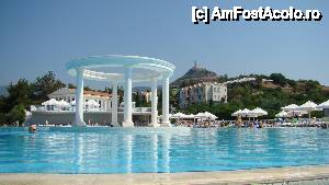 [P12] Piscina Infinity din alta perspectiva, in corpul de cladire din dreapta era si camera noastra.  » foto by kelyboy
 - 
<span class="allrVoted glyphicon glyphicon-heart hidden" id="av475193"></span>
<a class="m-l-10 hidden" id="sv475193" onclick="voting_Foto_DelVot(,475193,2733)" role="button">șterge vot <span class="glyphicon glyphicon-remove"></span></a>
<a id="v9475193" class=" c-red"  onclick="voting_Foto_SetVot(475193)" role="button"><span class="glyphicon glyphicon-heart-empty"></span> <b>LIKE</b> = Votează poza</a> <img class="hidden"  id="f475193W9" src="/imagini/loader.gif" border="0" /><span class="AjErrMes hidden" id="e475193ErM"></span>
