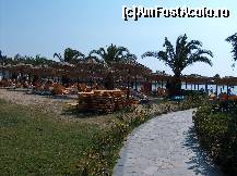 [P03] Plaja cu sezloguri si umbrelute » foto by dannek
 - 
<span class="allrVoted glyphicon glyphicon-heart hidden" id="av100327"></span>
<a class="m-l-10 hidden" id="sv100327" onclick="voting_Foto_DelVot(,100327,2737)" role="button">șterge vot <span class="glyphicon glyphicon-remove"></span></a>
<a id="v9100327" class=" c-red"  onclick="voting_Foto_SetVot(100327)" role="button"><span class="glyphicon glyphicon-heart-empty"></span> <b>LIKE</b> = Votează poza</a> <img class="hidden"  id="f100327W9" src="/imagini/loader.gif" border="0" /><span class="AjErrMes hidden" id="e100327ErM"></span>