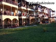 [P09] Dupa amiaza unul din corpurile hotelului » foto by dannek
 - 
<span class="allrVoted glyphicon glyphicon-heart hidden" id="av100333"></span>
<a class="m-l-10 hidden" id="sv100333" onclick="voting_Foto_DelVot(,100333,2737)" role="button">șterge vot <span class="glyphicon glyphicon-remove"></span></a>
<a id="v9100333" class=" c-red"  onclick="voting_Foto_SetVot(100333)" role="button"><span class="glyphicon glyphicon-heart-empty"></span> <b>LIKE</b> = Votează poza</a> <img class="hidden"  id="f100333W9" src="/imagini/loader.gif" border="0" /><span class="AjErrMes hidden" id="e100333ErM"></span>