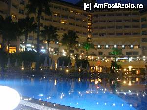 [P15] Hotelul privit de la piscina noaptea.  » foto by iusti1968
 - 
<span class="allrVoted glyphicon glyphicon-heart hidden" id="av551118"></span>
<a class="m-l-10 hidden" id="sv551118" onclick="voting_Foto_DelVot(,551118,2760)" role="button">șterge vot <span class="glyphicon glyphicon-remove"></span></a>
<a id="v9551118" class=" c-red"  onclick="voting_Foto_SetVot(551118)" role="button"><span class="glyphicon glyphicon-heart-empty"></span> <b>LIKE</b> = Votează poza</a> <img class="hidden"  id="f551118W9" src="/imagini/loader.gif" border="0" /><span class="AjErrMes hidden" id="e551118ErM"></span>