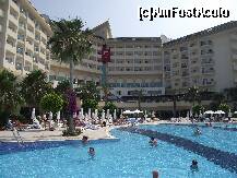 [P02] HOTELUL IN IUNIE 2011 » foto by chelariu_marius
 - 
<span class="allrVoted glyphicon glyphicon-heart hidden" id="av212751"></span>
<a class="m-l-10 hidden" id="sv212751" onclick="voting_Foto_DelVot(,212751,2760)" role="button">șterge vot <span class="glyphicon glyphicon-remove"></span></a>
<a id="v9212751" class=" c-red"  onclick="voting_Foto_SetVot(212751)" role="button"><span class="glyphicon glyphicon-heart-empty"></span> <b>LIKE</b> = Votează poza</a> <img class="hidden"  id="f212751W9" src="/imagini/loader.gif" border="0" /><span class="AjErrMes hidden" id="e212751ErM"></span>