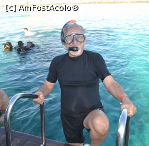 [P21] 42. Snorkeler victorios » foto by gigiiuti
 - 
<span class="allrVoted glyphicon glyphicon-heart hidden" id="av1019233"></span>
<a class="m-l-10 hidden" id="sv1019233" onclick="voting_Foto_DelVot(,1019233,2768)" role="button">șterge vot <span class="glyphicon glyphicon-remove"></span></a>
<a id="v91019233" class=" c-red"  onclick="voting_Foto_SetVot(1019233)" role="button"><span class="glyphicon glyphicon-heart-empty"></span> <b>LIKE</b> = Votează poza</a> <img class="hidden"  id="f1019233W9" src="/imagini/loader.gif" border="0" /><span class="AjErrMes hidden" id="e1019233ErM"></span>