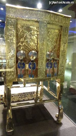 [P19] tronul vazut din spate » foto by elenaadina
 - 
<span class="allrVoted glyphicon glyphicon-heart hidden" id="av682956"></span>
<a class="m-l-10 hidden" id="sv682956" onclick="voting_Foto_DelVot(,682956,2768)" role="button">șterge vot <span class="glyphicon glyphicon-remove"></span></a>
<a id="v9682956" class=" c-red"  onclick="voting_Foto_SetVot(682956)" role="button"><span class="glyphicon glyphicon-heart-empty"></span> <b>LIKE</b> = Votează poza</a> <img class="hidden"  id="f682956W9" src="/imagini/loader.gif" border="0" /><span class="AjErrMes hidden" id="e682956ErM"></span>