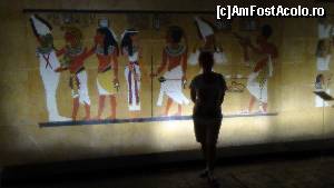 [P20] desenele corespund unui perete din camera mortuara, care dupa anumiti autori ar fi fost cladit si pictat chiar de Howard Carter » foto by elenaadina
 - 
<span class="allrVoted glyphicon glyphicon-heart hidden" id="av682957"></span>
<a class="m-l-10 hidden" id="sv682957" onclick="voting_Foto_DelVot(,682957,2768)" role="button">șterge vot <span class="glyphicon glyphicon-remove"></span></a>
<a id="v9682957" class=" c-red"  onclick="voting_Foto_SetVot(682957)" role="button"><span class="glyphicon glyphicon-heart-empty"></span> <b>LIKE</b> = Votează poza</a> <img class="hidden"  id="f682957W9" src="/imagini/loader.gif" border="0" /><span class="AjErrMes hidden" id="e682957ErM"></span>