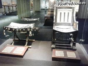 [P36] scaunele folosite de Tut in copilarie si de catre sora sa » foto by elenaadina
 - 
<span class="allrVoted glyphicon glyphicon-heart hidden" id="av682973"></span>
<a class="m-l-10 hidden" id="sv682973" onclick="voting_Foto_DelVot(,682973,2768)" role="button">șterge vot <span class="glyphicon glyphicon-remove"></span></a>
<a id="v9682973" class=" c-red"  onclick="voting_Foto_SetVot(682973)" role="button"><span class="glyphicon glyphicon-heart-empty"></span> <b>LIKE</b> = Votează poza</a> <img class="hidden"  id="f682973W9" src="/imagini/loader.gif" border="0" /><span class="AjErrMes hidden" id="e682973ErM"></span>