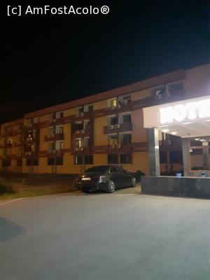 [P13] Hotelul, vedere de ansamblu » foto by tabache
 - 
<span class="allrVoted glyphicon glyphicon-heart hidden" id="av1378472"></span>
<a class="m-l-10 hidden" id="sv1378472" onclick="voting_Foto_DelVot(,1378472,2793)" role="button">șterge vot <span class="glyphicon glyphicon-remove"></span></a>
<a id="v91378472" class=" c-red"  onclick="voting_Foto_SetVot(1378472)" role="button"><span class="glyphicon glyphicon-heart-empty"></span> <b>LIKE</b> = Votează poza</a> <img class="hidden"  id="f1378472W9" src="/imagini/loader.gif" border="0" /><span class="AjErrMes hidden" id="e1378472ErM"></span>