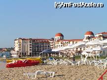 [P13x] Sporturi pe apa langa hotel » foto by ionescunic
 - 
<span class="allrVoted glyphicon glyphicon-heart hidden" id="av35489"></span>
<a class="m-l-10 hidden" id="sv35489" onclick="voting_Foto_DelVot(,35489,2846)" role="button">șterge vot <span class="glyphicon glyphicon-remove"></span></a>
<a id="v935489" class=" c-red"  onclick="voting_Foto_SetVot(35489)" role="button"><span class="glyphicon glyphicon-heart-empty"></span> <b>LIKE</b> = Votează poza</a> <img class="hidden"  id="f35489W9" src="/imagini/loader.gif" border="0" /><span class="AjErrMes hidden" id="e35489ErM"></span>