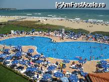 [P05] Vedere din balcon: piscina mare + plaja » foto by DanaT
 - 
<span class="allrVoted glyphicon glyphicon-heart hidden" id="av20805"></span>
<a class="m-l-10 hidden" id="sv20805" onclick="voting_Foto_DelVot(,20805,2846)" role="button">șterge vot <span class="glyphicon glyphicon-remove"></span></a>
<a id="v920805" class=" c-red"  onclick="voting_Foto_SetVot(20805)" role="button"><span class="glyphicon glyphicon-heart-empty"></span> <b>LIKE</b> = Votează poza</a> <img class="hidden"  id="f20805W9" src="/imagini/loader.gif" border="0" /><span class="AjErrMes hidden" id="e20805ErM"></span>