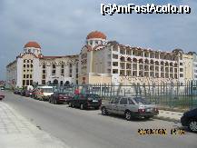 [P07] Intrarea - parcarea este pazita » foto by DanaT
 - 
<span class="allrVoted glyphicon glyphicon-heart hidden" id="av20807"></span>
<a class="m-l-10 hidden" id="sv20807" onclick="voting_Foto_DelVot(,20807,2846)" role="button">șterge vot <span class="glyphicon glyphicon-remove"></span></a>
<a id="v920807" class=" c-red"  onclick="voting_Foto_SetVot(20807)" role="button"><span class="glyphicon glyphicon-heart-empty"></span> <b>LIKE</b> = Votează poza</a> <img class="hidden"  id="f20807W9" src="/imagini/loader.gif" border="0" /><span class="AjErrMes hidden" id="e20807ErM"></span>