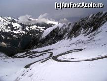 [P02] Drumul alpin Grossglockner in 22 iunie 2004 - urcarea dinspre Zell am See.  » foto by BOGDAN DSN
 - 
<span class="allrVoted glyphicon glyphicon-heart hidden" id="av398800"></span>
<a class="m-l-10 hidden" id="sv398800" onclick="voting_Foto_DelVot(,398800,2854)" role="button">șterge vot <span class="glyphicon glyphicon-remove"></span></a>
<a id="v9398800" class=" c-red"  onclick="voting_Foto_SetVot(398800)" role="button"><span class="glyphicon glyphicon-heart-empty"></span> <b>LIKE</b> = Votează poza</a> <img class="hidden"  id="f398800W9" src="/imagini/loader.gif" border="0" /><span class="AjErrMes hidden" id="e398800ErM"></span>
