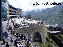 [P04] Terasa si parcarea din fata varfului Grossglockner.  » foto by BOGDAN DSN
 - 
<span class="allrVoted glyphicon glyphicon-heart hidden" id="av398802"></span>
<a class="m-l-10 hidden" id="sv398802" onclick="voting_Foto_DelVot(,398802,2854)" role="button">șterge vot <span class="glyphicon glyphicon-remove"></span></a>
<a id="v9398802" class=" c-red"  onclick="voting_Foto_SetVot(398802)" role="button"><span class="glyphicon glyphicon-heart-empty"></span> <b>LIKE</b> = Votează poza</a> <img class="hidden"  id="f398802W9" src="/imagini/loader.gif" border="0" /><span class="AjErrMes hidden" id="e398802ErM"></span>