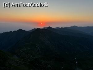 [P02] Răsăritul de soare văzut  de la 2544 m » foto by Mika
 - 
<span class="allrVoted glyphicon glyphicon-heart hidden" id="av1448751"></span>
<a class="m-l-10 hidden" id="sv1448751" onclick="voting_Foto_DelVot(,1448751,2855)" role="button">șterge vot <span class="glyphicon glyphicon-remove"></span></a>
<a id="v91448751" class=" c-red"  onclick="voting_Foto_SetVot(1448751)" role="button"><span class="glyphicon glyphicon-heart-empty"></span> <b>LIKE</b> = Votează poza</a> <img class="hidden"  id="f1448751W9" src="/imagini/loader.gif" border="0" /><span class="AjErrMes hidden" id="e1448751ErM"></span>