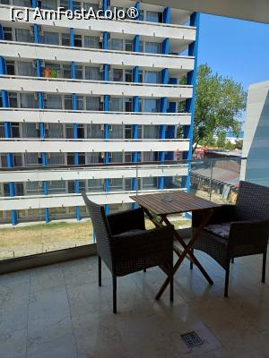 [P08] Balcon cu vedere parțială la mare. » foto by tata123 🔱
 - 
<span class="allrVoted glyphicon glyphicon-heart hidden" id="av1499798"></span>
<a class="m-l-10 hidden" id="sv1499798" onclick="voting_Foto_DelVot(,1499798,2869)" role="button">șterge vot <span class="glyphicon glyphicon-remove"></span></a>
<a id="v91499798" class=" c-red"  onclick="voting_Foto_SetVot(1499798)" role="button"><span class="glyphicon glyphicon-heart-empty"></span> <b>LIKE</b> = Votează poza</a> <img class="hidden"  id="f1499798W9" src="/imagini/loader.gif" border="0" /><span class="AjErrMes hidden" id="e1499798ErM"></span>
