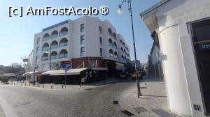 [P10] Livadhiotis City Hotel așezat la intersecția dintre străzile Pavlou Valsamaki și Nikolaou Roussou. » foto by ovidiuyepi
 - 
<span class="allrVoted glyphicon glyphicon-heart hidden" id="av1464613"></span>
<a class="m-l-10 hidden" id="sv1464613" onclick="voting_Foto_DelVot(,1464613,2894)" role="button">șterge vot <span class="glyphicon glyphicon-remove"></span></a>
<a id="v91464613" class=" c-red"  onclick="voting_Foto_SetVot(1464613)" role="button"><span class="glyphicon glyphicon-heart-empty"></span> <b>LIKE</b> = Votează poza</a> <img class="hidden"  id="f1464613W9" src="/imagini/loader.gif" border="0" /><span class="AjErrMes hidden" id="e1464613ErM"></span>