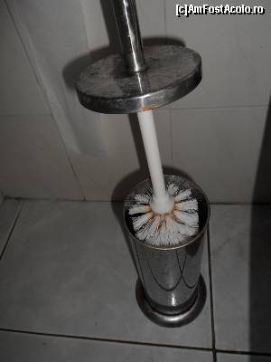 [P07] peria de toaleta, iti era si sila sa pui mana pe ea » foto by pnnicoleta
 - 
<span class="allrVoted glyphicon glyphicon-heart hidden" id="av531828"></span>
<a class="m-l-10 hidden" id="sv531828" onclick="voting_Foto_DelVot(,531828,2905)" role="button">șterge vot <span class="glyphicon glyphicon-remove"></span></a>
<a id="v9531828" class=" c-red"  onclick="voting_Foto_SetVot(531828)" role="button"><span class="glyphicon glyphicon-heart-empty"></span> <b>LIKE</b> = Votează poza</a> <img class="hidden"  id="f531828W9" src="/imagini/loader.gif" border="0" /><span class="AjErrMes hidden" id="e531828ErM"></span>