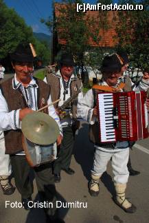 [P16] Targul de Fete de pe Muntele Gaina » foto by cristinadumitru*
 - 
<span class="allrVoted glyphicon glyphicon-heart hidden" id="av21649"></span>
<a class="m-l-10 hidden" id="sv21649" onclick="voting_Foto_DelVot(,21649,2923)" role="button">șterge vot <span class="glyphicon glyphicon-remove"></span></a>
<a id="v921649" class=" c-red"  onclick="voting_Foto_SetVot(21649)" role="button"><span class="glyphicon glyphicon-heart-empty"></span> <b>LIKE</b> = Votează poza</a> <img class="hidden"  id="f21649W9" src="/imagini/loader.gif" border="0" /><span class="AjErrMes hidden" id="e21649ErM"></span>