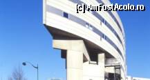 [P01] Hotelul Citea La Villette văzut dein profil, faţada dinspre bulevard e în stânga, iar cea din dreapta dă spre La Cite de la Sciences et Industries. » foto by Zina
 - 
<span class="allrVoted glyphicon glyphicon-heart hidden" id="av102508"></span>
<a class="m-l-10 hidden" id="sv102508" onclick="voting_Foto_DelVot(,102508,2990)" role="button">șterge vot <span class="glyphicon glyphicon-remove"></span></a>
<a id="v9102508" class=" c-red"  onclick="voting_Foto_SetVot(102508)" role="button"><span class="glyphicon glyphicon-heart-empty"></span> <b>LIKE</b> = Votează poza</a> <img class="hidden"  id="f102508W9" src="/imagini/loader.gif" border="0" /><span class="AjErrMes hidden" id="e102508ErM"></span>