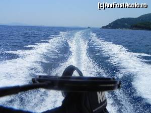 [P23] Bagă gaz, căpitane! Full speed! Căpitanul Roberto pîr pîr! Flutură și părți componente din camera foto.  » foto by abancor
 - 
<span class="allrVoted glyphicon glyphicon-heart hidden" id="av572083"></span>
<a class="m-l-10 hidden" id="sv572083" onclick="voting_Foto_DelVot(,572083,3004)" role="button">șterge vot <span class="glyphicon glyphicon-remove"></span></a>
<a id="v9572083" class=" c-red"  onclick="voting_Foto_SetVot(572083)" role="button"><span class="glyphicon glyphicon-heart-empty"></span> <b>LIKE</b> = Votează poza</a> <img class="hidden"  id="f572083W9" src="/imagini/loader.gif" border="0" /><span class="AjErrMes hidden" id="e572083ErM"></span>